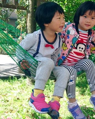 Hanging Nylon Mesh Rope Hammock Sleeping Hanging Bed (Colour: Green )